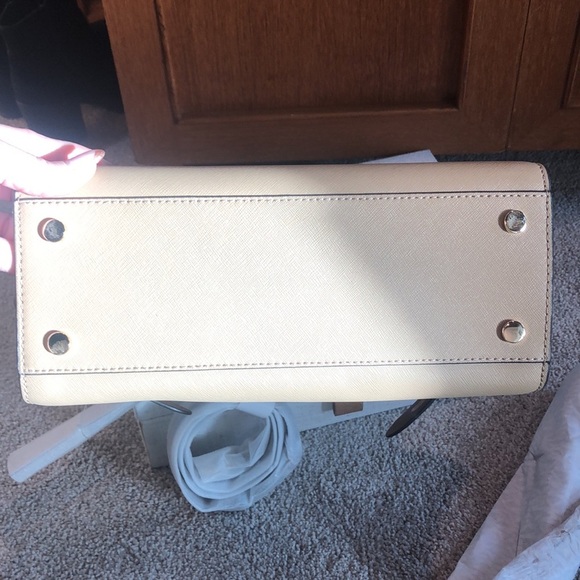 NWT Michael Kors Carmen small flap satchel camel color leather and cream - Picture 12 of 12